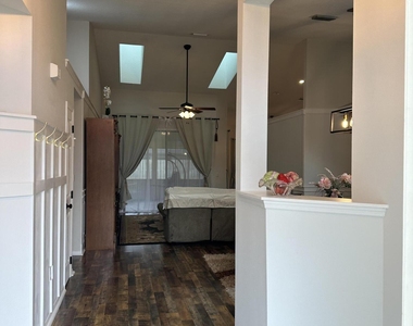 1461 Wellington Circle - Photo Thumbnail 3