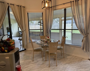 1461 Wellington Circle - Photo Thumbnail 10