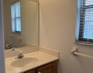 1461 Wellington Circle - Photo Thumbnail 28