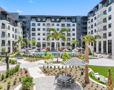 425 Centerpointe Circle - Photo Thumbnail 2