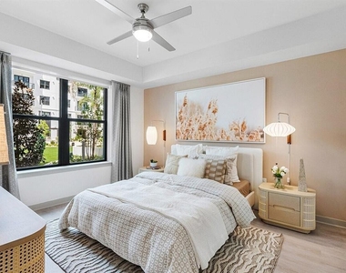 425 Centerpointe Circle - Photo Thumbnail 7