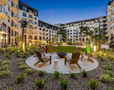 425 Centerpointe Circle - Photo Thumbnail 4