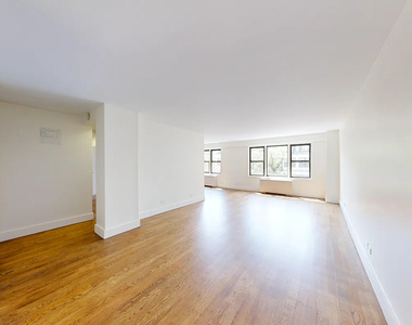 East 63rd Street - Photo Thumbnail 4