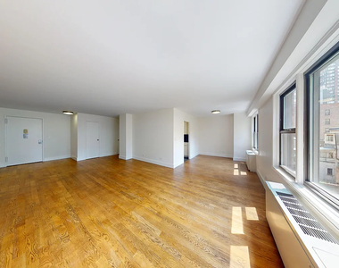 East 63rd Street - Photo Thumbnail 5