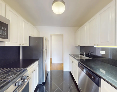 East 63rd Street - Photo Thumbnail 3