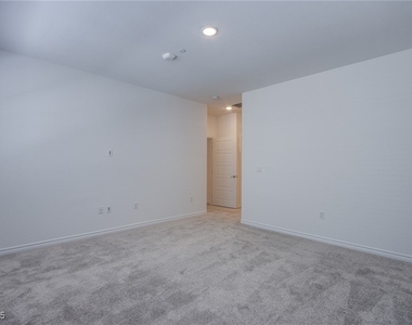 2555 Hampton Road - Photo Thumbnail 11