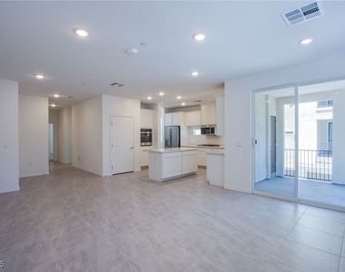 2555 Hampton Road - Photo Thumbnail 4