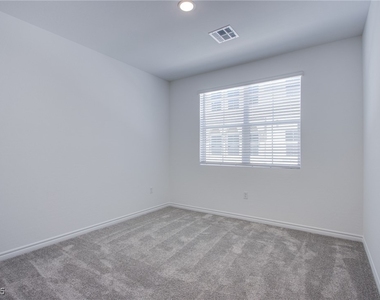 2555 Hampton Road - Photo Thumbnail 12