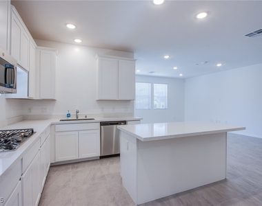 2555 Hampton Road - Photo Thumbnail 5