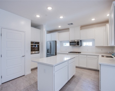 2555 Hampton Road - Photo Thumbnail 6