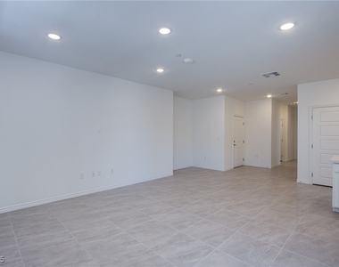 2555 Hampton Road - Photo Thumbnail 8