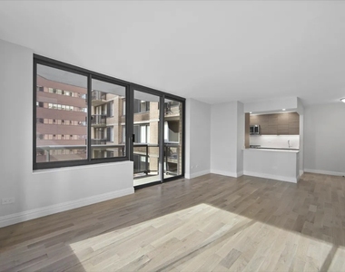W 48th St and 8th ave - Photo Thumbnail 3