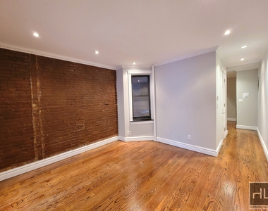 East 23rd Street - Photo Thumbnail 6