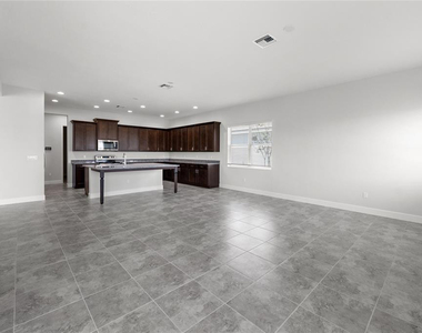 5418 Empire Drive - Photo Thumbnail 7
