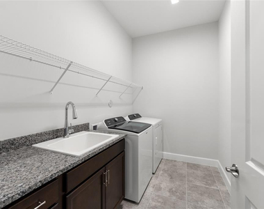 5418 Empire Drive - Photo Thumbnail 8