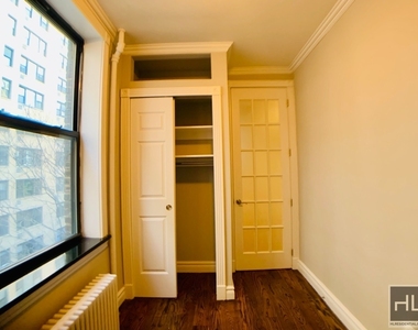 East 35 Street - Photo Thumbnail 4