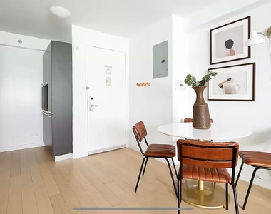 East 39th Street - Photo Thumbnail 4
