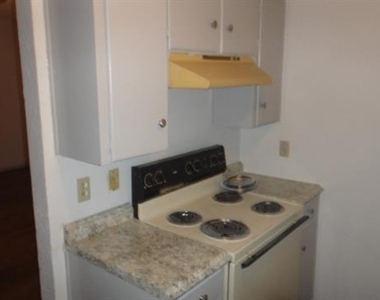 1115 Collier Street - Photo Thumbnail 1