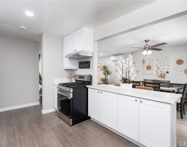 716 N Orange Street - Photo Thumbnail 11