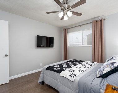 716 N Orange Street - Photo Thumbnail 22