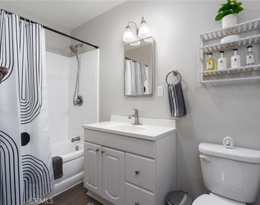 716 N Orange Street - Photo Thumbnail 14