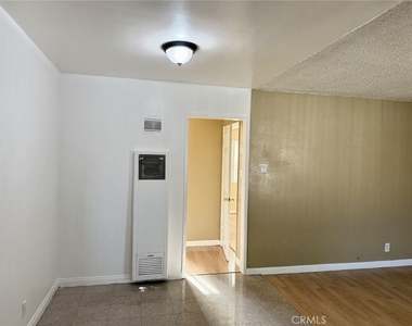 4830 Canoga Street - Photo Thumbnail 6