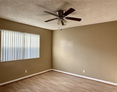 4830 Canoga Street - Photo Thumbnail 3