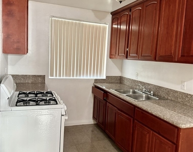 4830 Canoga Street - Photo Thumbnail 5