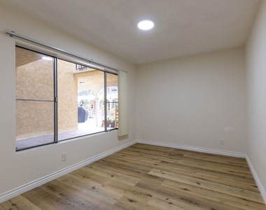 1033 6th Street - Photo Thumbnail 8