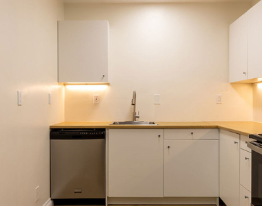 1033 6th Street - Photo Thumbnail 7