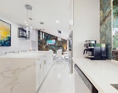 11647 Anhinga Drive - Photo Thumbnail 12