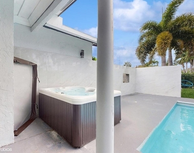 11647 Anhinga Drive - Photo Thumbnail 22