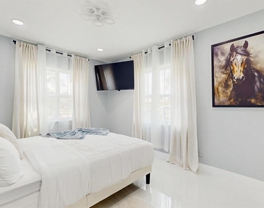 11647 Anhinga Drive - Photo Thumbnail 18