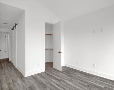 21200 Portsmouth Cv - Photo Thumbnail 18