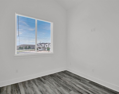 21200 Portsmouth Cv - Photo Thumbnail 23