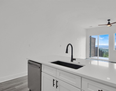 21200 Portsmouth Cv - Photo Thumbnail 5
