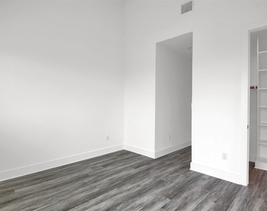 21200 Portsmouth Cv - Photo Thumbnail 17