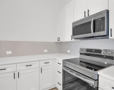21200 Portsmouth Cv - Photo Thumbnail 6