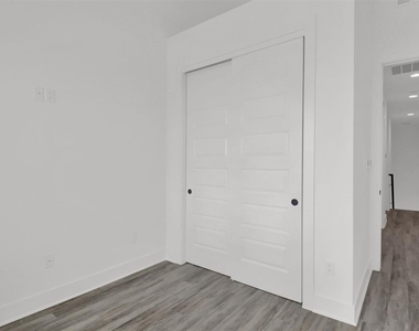 21200 Portsmouth Cv - Photo Thumbnail 22