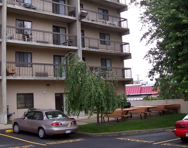 620 W Pike St - Photo Thumbnail 1