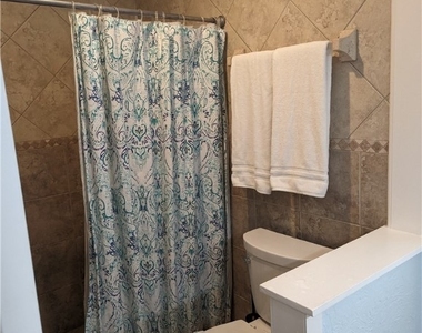 2535 Sw 28th Place - Photo Thumbnail 17