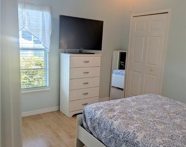 2535 Sw 28th Place - Photo Thumbnail 11