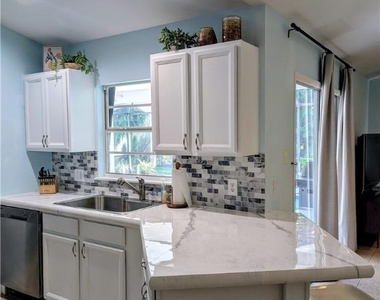 2535 Sw 28th Place - Photo Thumbnail 27