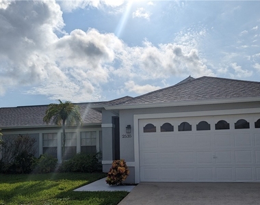 2535 Sw 28th Place - Photo Thumbnail 1