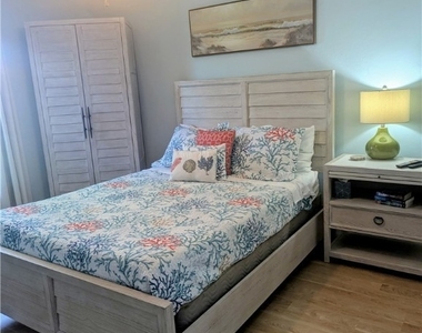 2535 Sw 28th Place - Photo Thumbnail 8