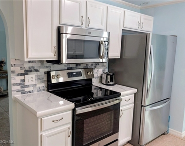2535 Sw 28th Place - Photo Thumbnail 25