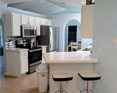 2535 Sw 28th Place - Photo Thumbnail 26