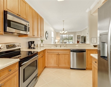10275 Heritage Bay Boulevard - Photo Thumbnail 12