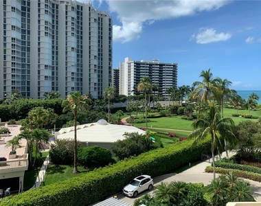 4041 Gulf Shore Boulevard N - Photo Thumbnail 8
