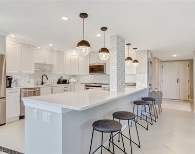 4041 Gulf Shore Boulevard N - Photo Thumbnail 7